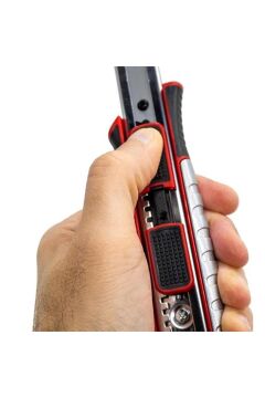 İZELTAŞ  PRO METAL MAKET BIÇAĞI EMNT. OTO. 18 MM