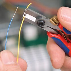 KNIPEX 1182130 KABLO SIYIRMA PENSE - MAKAS TIP