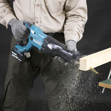 Makita DJR186RFE Akülü Kılıç Testere